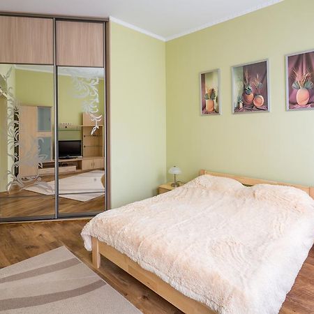 Rynok Square 5 Зі Світлом! Apartment Lviv Bagian luar foto
